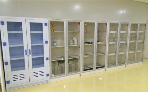 不銹鋼藥品柜有哪些特點(diǎn)