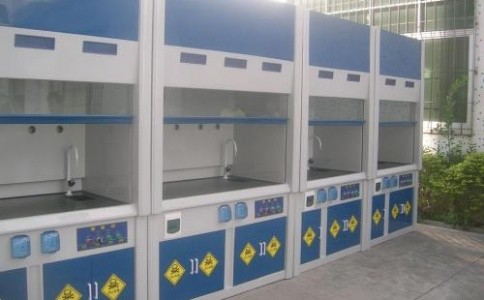 無管道通風柜按照何種原理而工作？